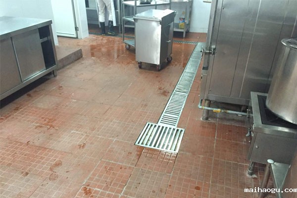 酒店厨房一定要有明沟吗 酒店厨房一定要有明沟吗