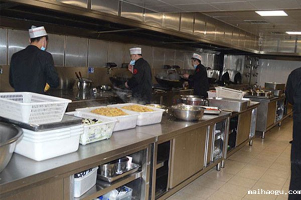 为什么厨房设备都采用不锈钢材质 为什么厨房设备都采用不锈钢材质